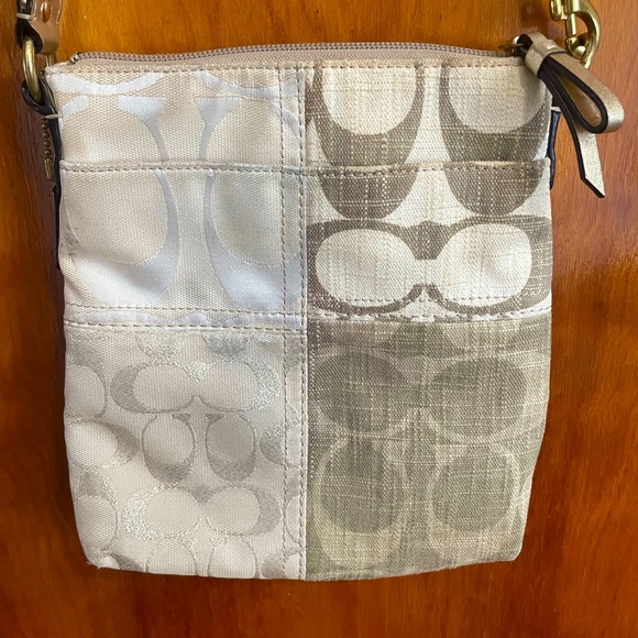 Coach Signature Crossbody / Shoulder Bag - Picture 2 of 5